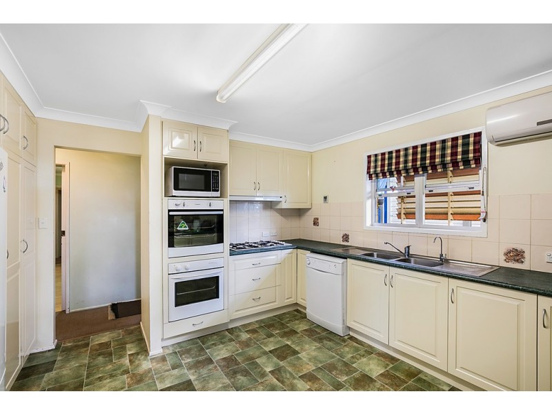 101 Ramsay Street, Centenary Heights QLD 4350