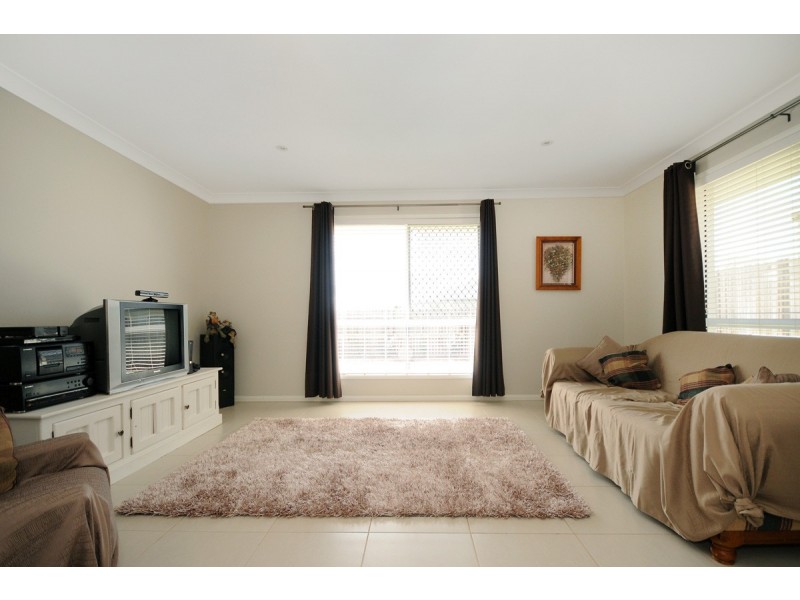 5 Saba Court, Middle Ridge QLD 4350