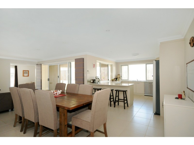 5 Saba Court, Middle Ridge QLD 4350