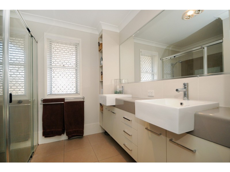 5 Saba Court, Middle Ridge QLD 4350