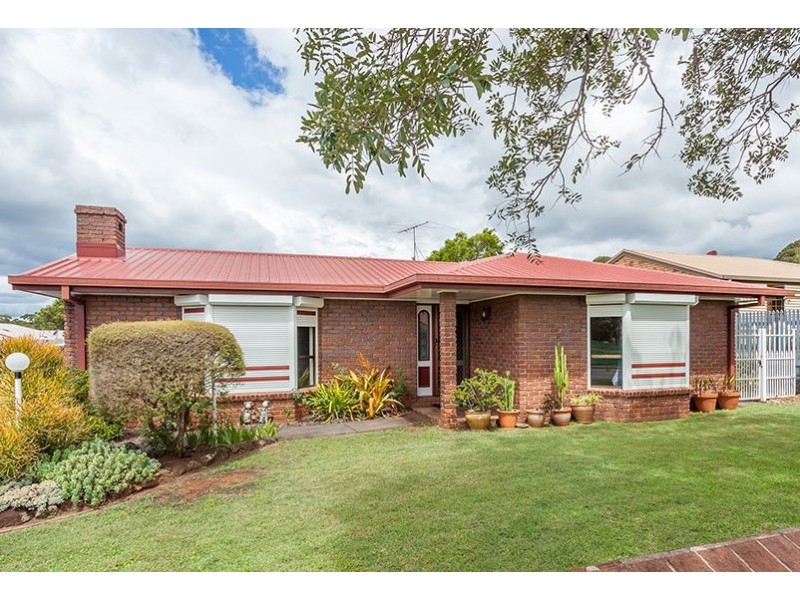 4 Millicent Court, Centenary Heights QLD 4350