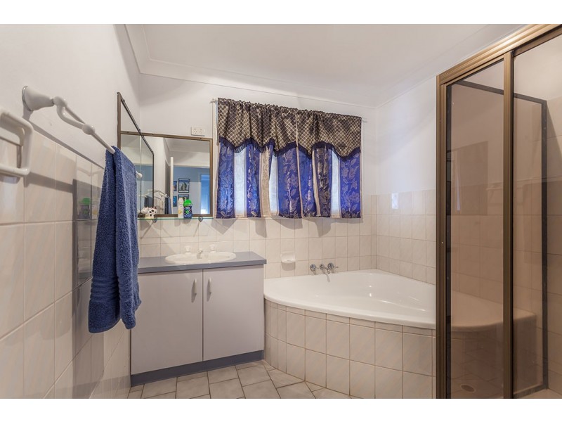 4 Millicent Court, Centenary Heights QLD 4350