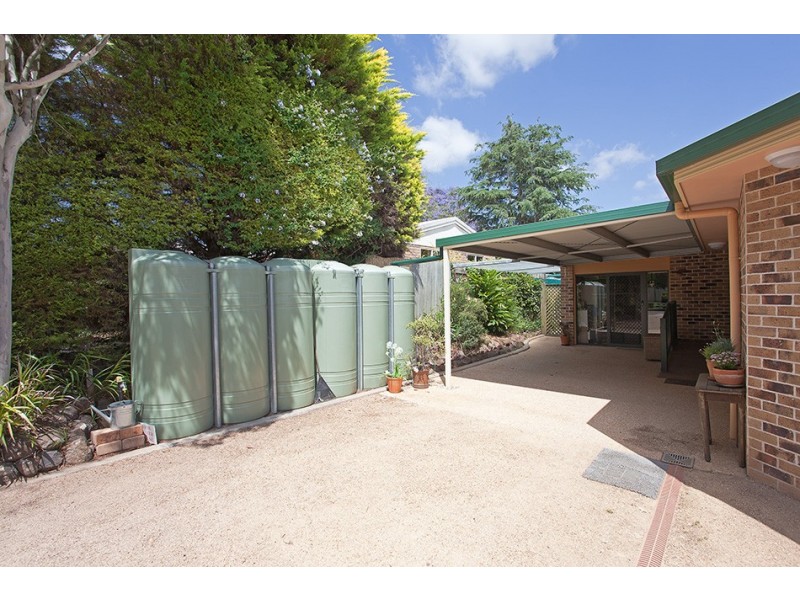 3 Roslyn Street, Centenary Heights QLD 4350