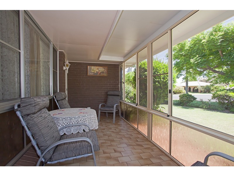 50 Lotus Crescent, Centenary Heights QLD 4350