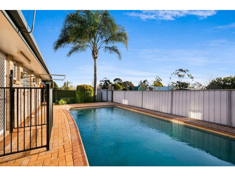 28 Strathconan Drive, Glenvale QLD 4350