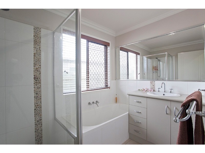 2/67 Kearney Street, Kearneys Spring QLD 4350