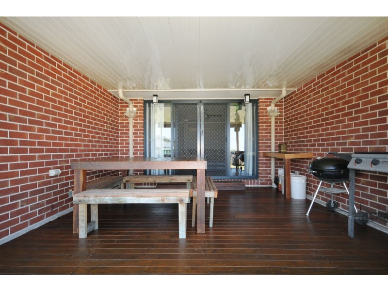 6 Commonwealth Crescent, Gowrie Junction QLD 4352