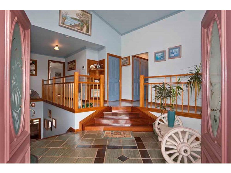 41 Skyline Drive, Blue Mountain Heights QLD 4350
