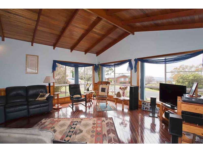 41 Skyline Drive, Blue Mountain Heights QLD 4350