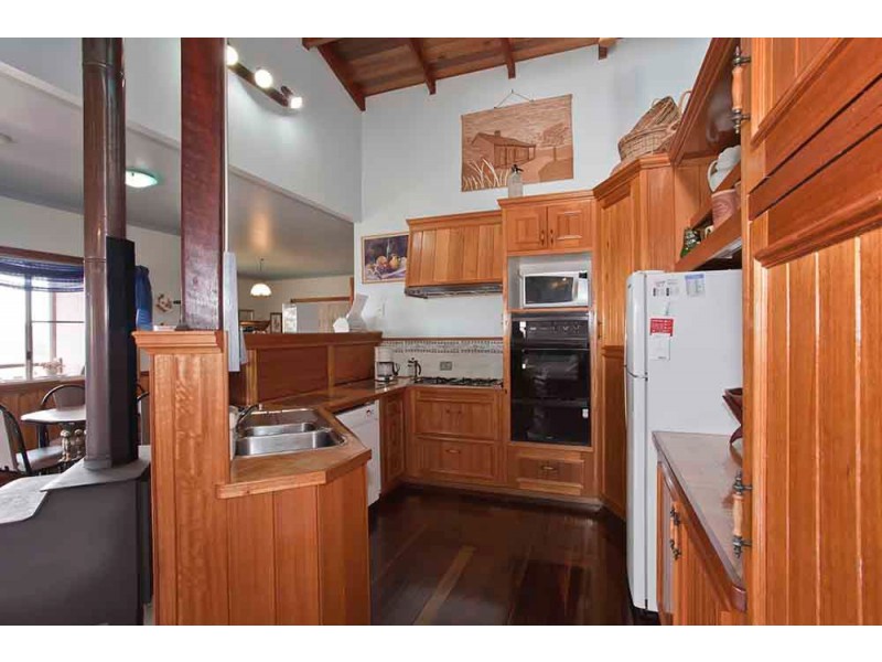 41 Skyline Drive, Blue Mountain Heights QLD 4350