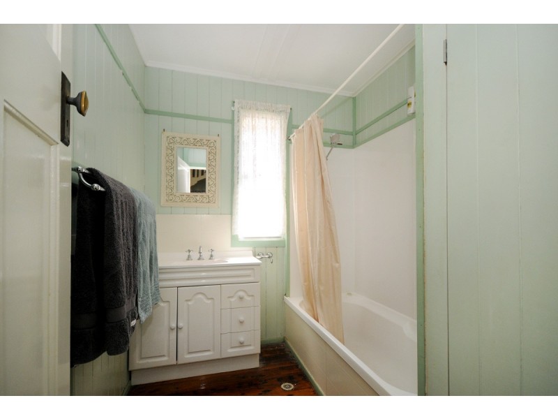 10 Brim Street, Newtown QLD 4350