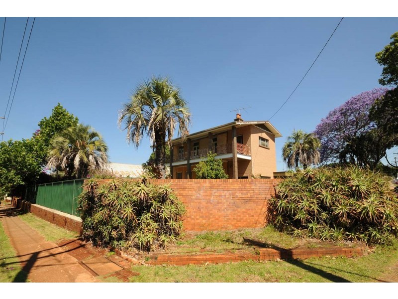 102 Herries Street, East Toowoomba QLD 4350