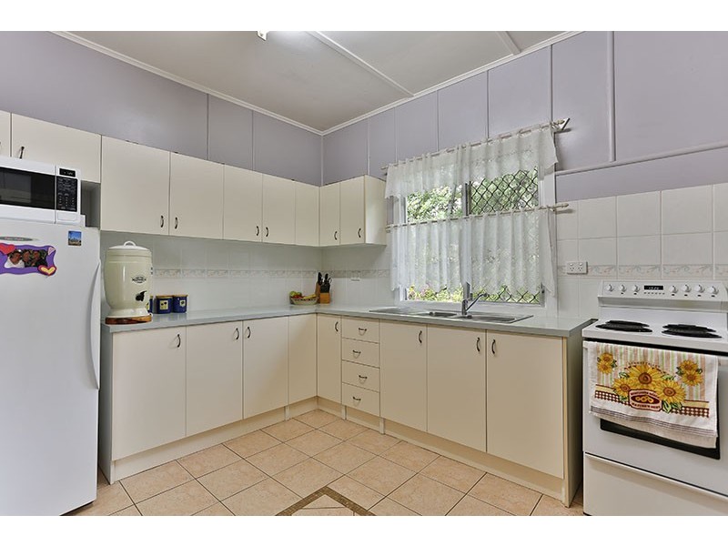 6 Farquharson Street, Harristown QLD 4350