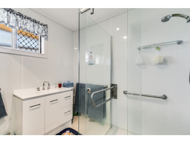 35 Llewellyn Street, Centenary Heights QLD 4350