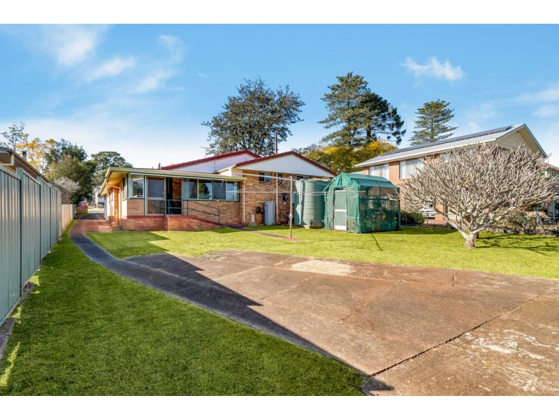 35 Llewellyn Street, Centenary Heights QLD 4350