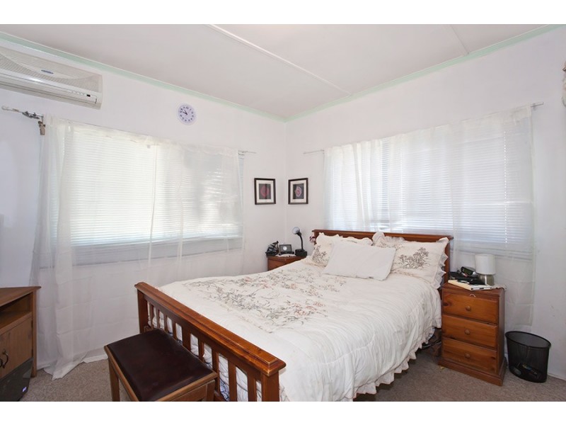 4 Loudon Street, South Toowoomba QLD 4350