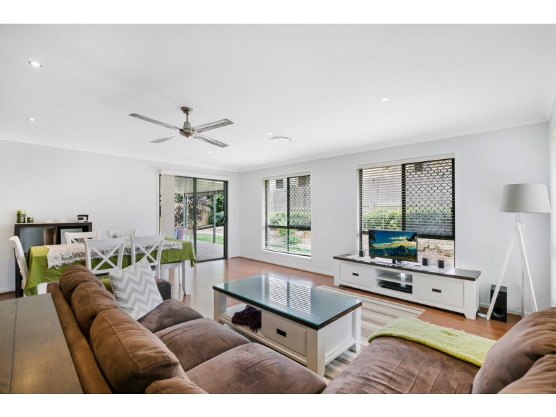 21 Ace Drive, Glenvale QLD 4350