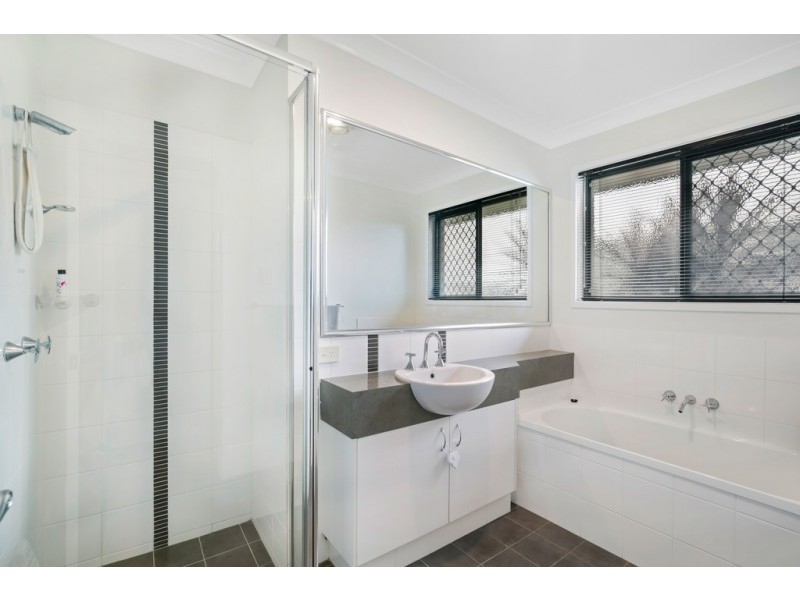 21 Ace Drive, Glenvale QLD 4350