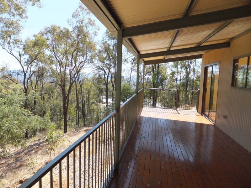 40 Berghofer Drive, Withcott QLD 4352