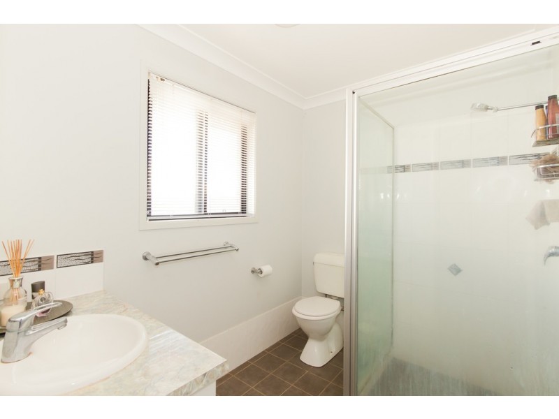 77 Pillar Street, Middle Ridge QLD 4350