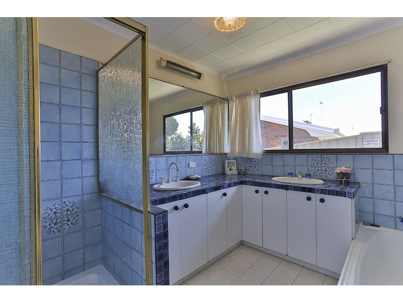 23 Kingsford Smith Drive, Wilsonton QLD 4350