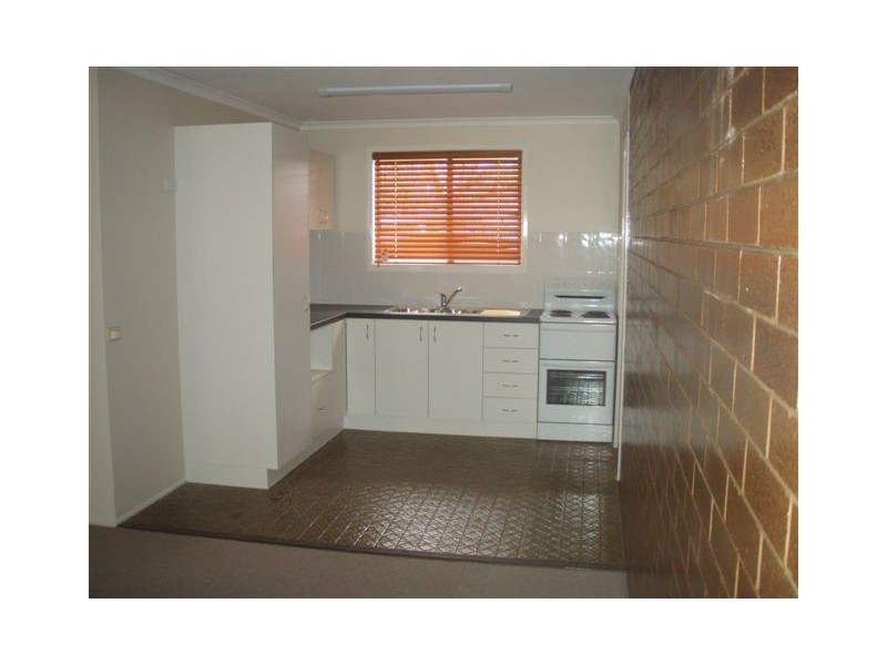 2/1 Cleary Street, Centenary Heights QLD 4350