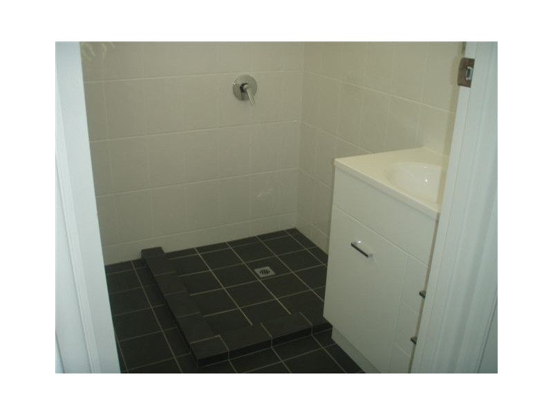 2/1 Cleary Street, Centenary Heights QLD 4350