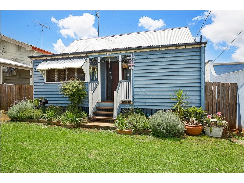 8 Sir Street, North Toowoomba QLD 4350