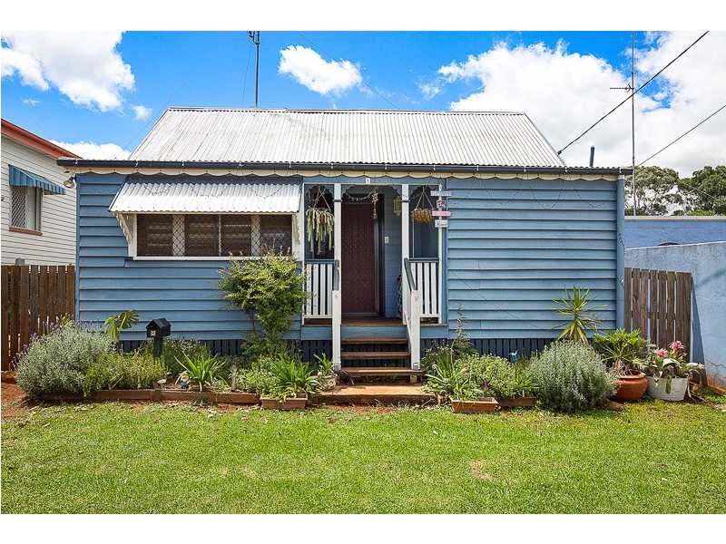 8 Sir Street, North Toowoomba QLD 4350