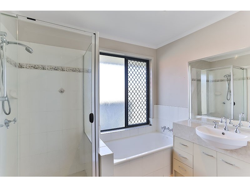 9 Moorina Drive, Harristown QLD 4350