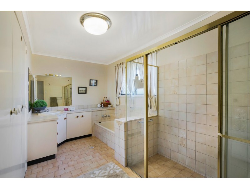 22 Melway Crescent, Harristown QLD 4350