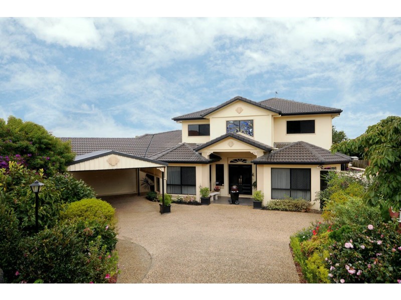 19 Glen Eagles Drive, Middle Ridge QLD 4350