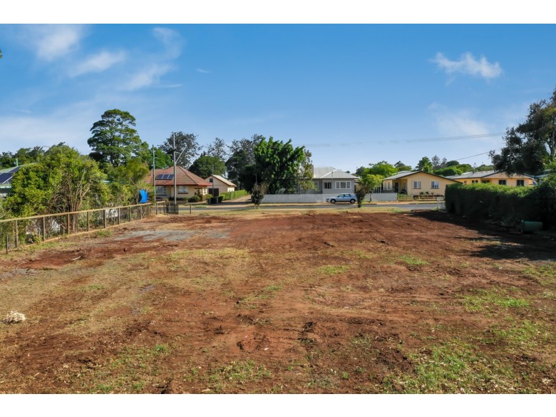 25 Buckland Street, Harristown QLD 4350