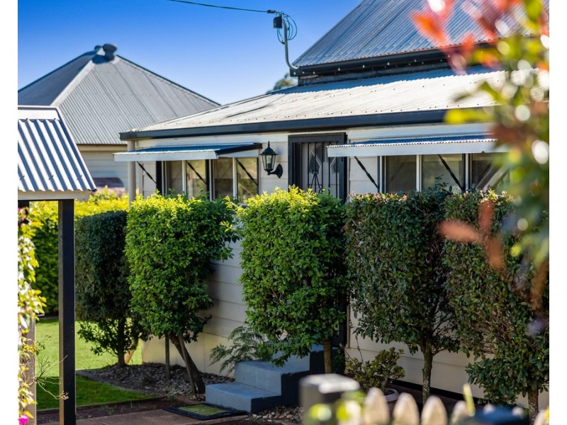 9 Belgium Street, South Toowoomba QLD 4350