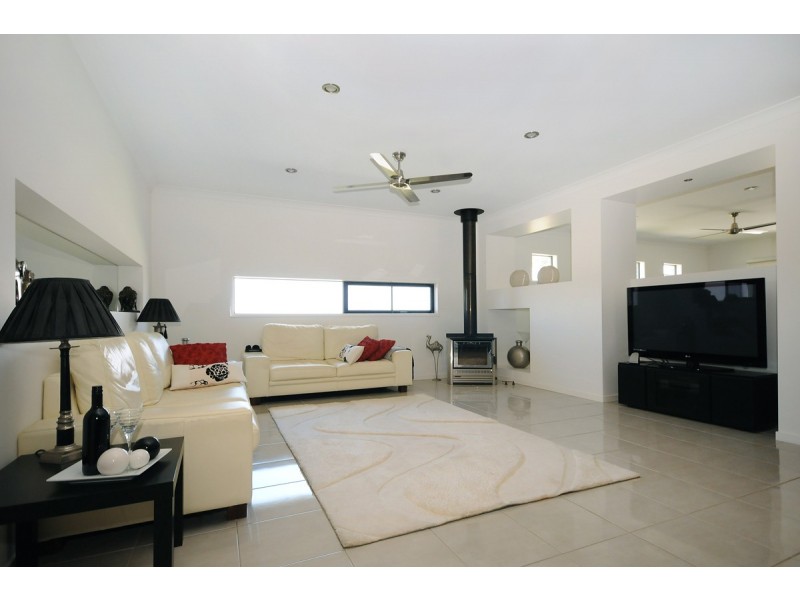 5 Sunrise Court, Gowrie Junction QLD 4352