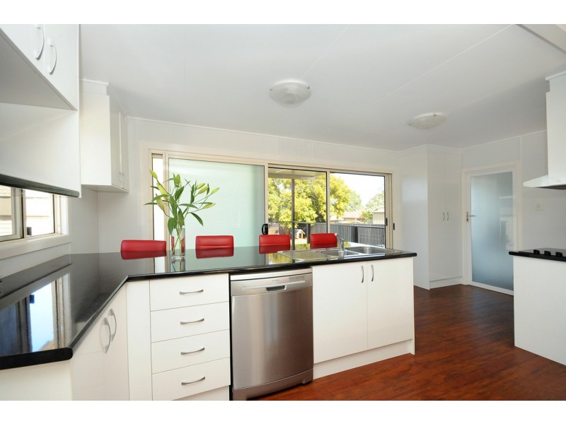 28 Friend Street, Harristown QLD 4350