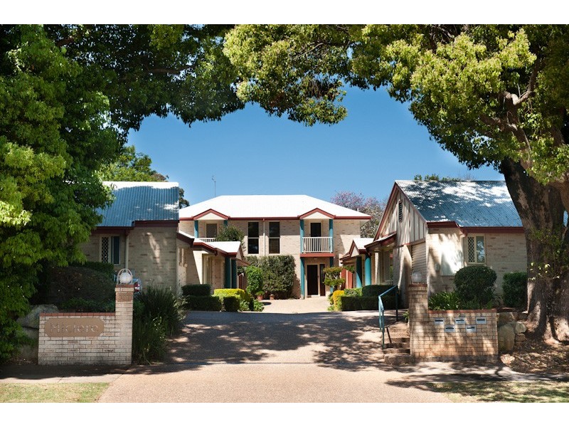 Unit 4/330 Hume Street, Centenary Heights QLD 4350