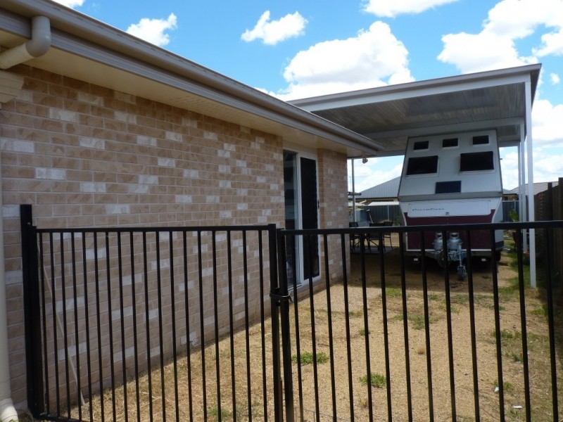 5 Clive Street, Oakey QLD 4401