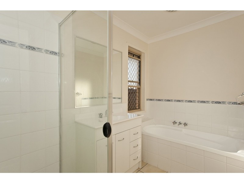 30 Wareena Cresent, Glenvale QLD 4350