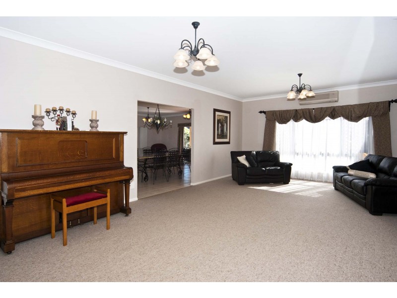 87 Nelson Street, Middle Ridge QLD 4350