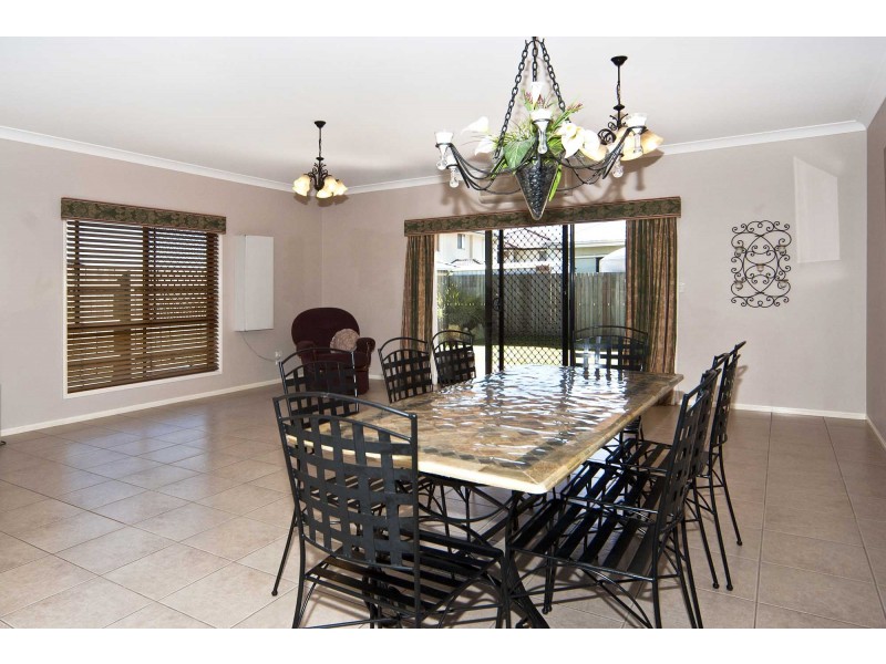 87 Nelson Street, Middle Ridge QLD 4350