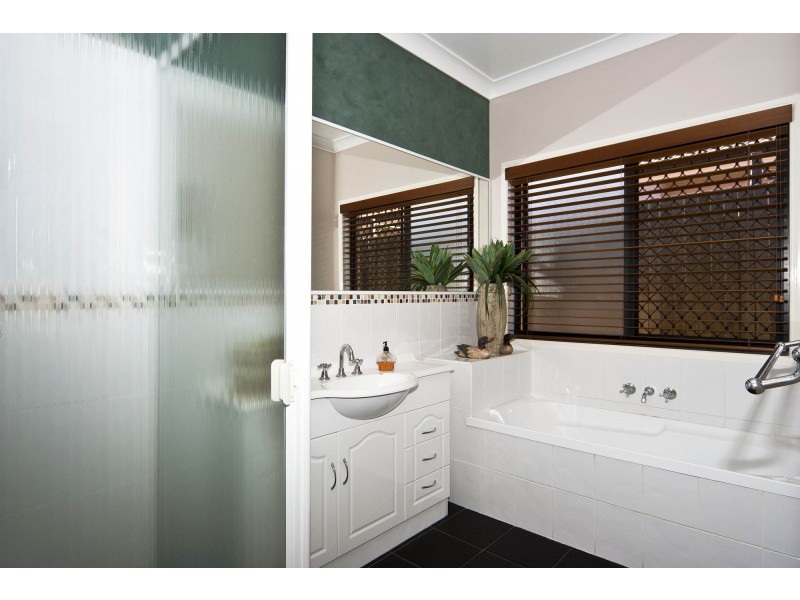 87 Nelson Street, Middle Ridge QLD 4350