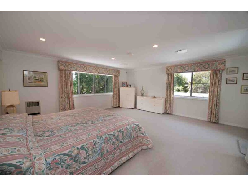 40 Stenner Street, Middle Ridge QLD 4350