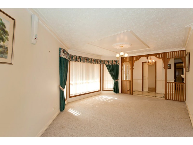 16 Harvey Road, Glenvale QLD 4350