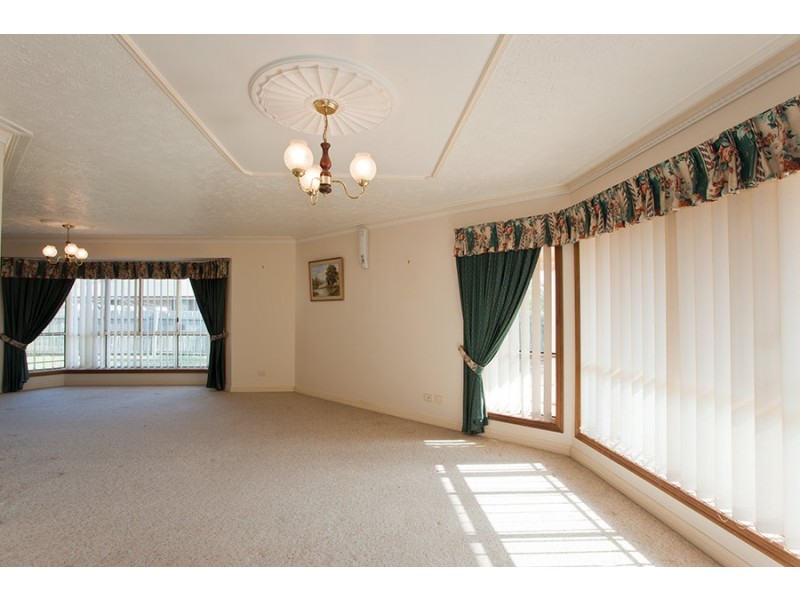 16 Harvey Road, Glenvale QLD 4350