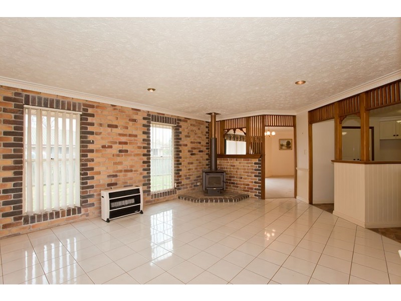 16 Harvey Road, Glenvale QLD 4350