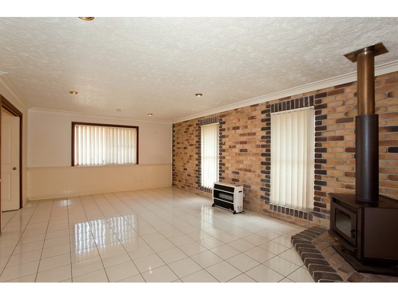 16 Harvey Road, Glenvale QLD 4350