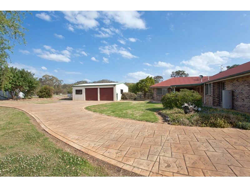 16 Harvey Road, Glenvale QLD 4350