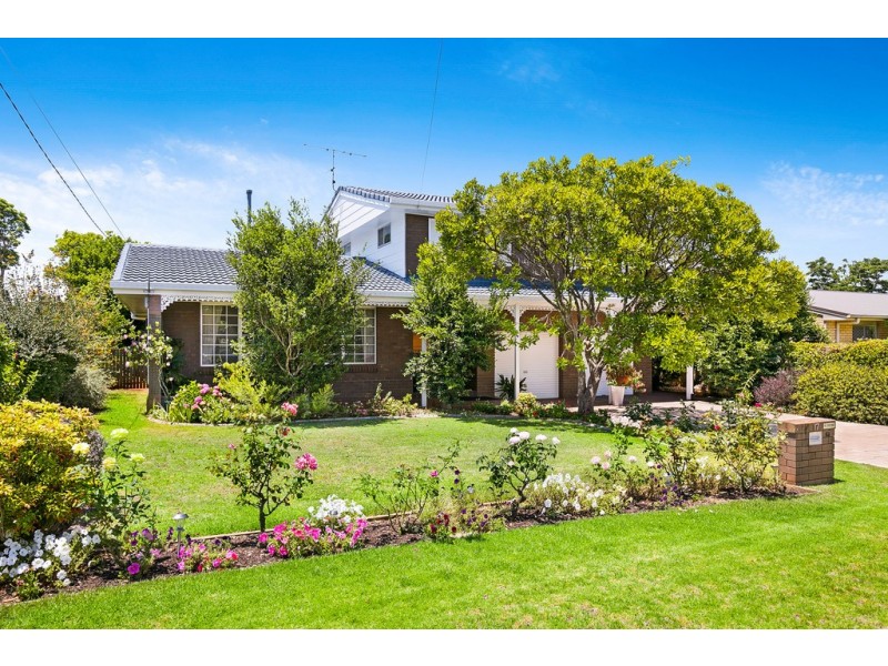 17 Sardon Street, Centenary Heights QLD 4350