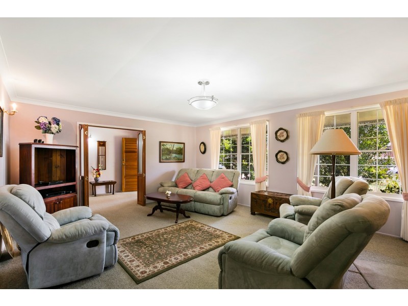 17 Sardon Street, Centenary Heights QLD 4350